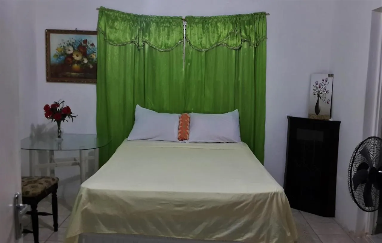Aparthotel Content Guest House Ocho Rios Jamajka